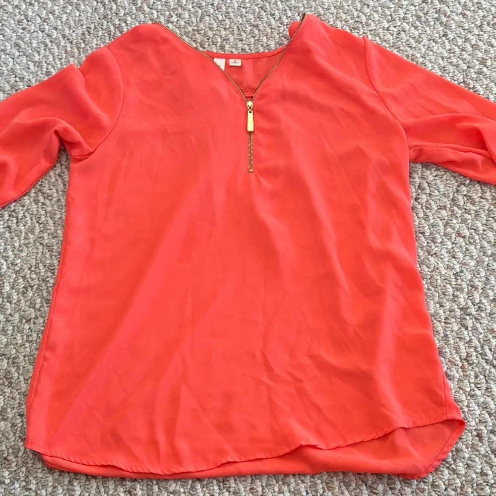 Women’s Blouse Bundle - Picture 12 of 16